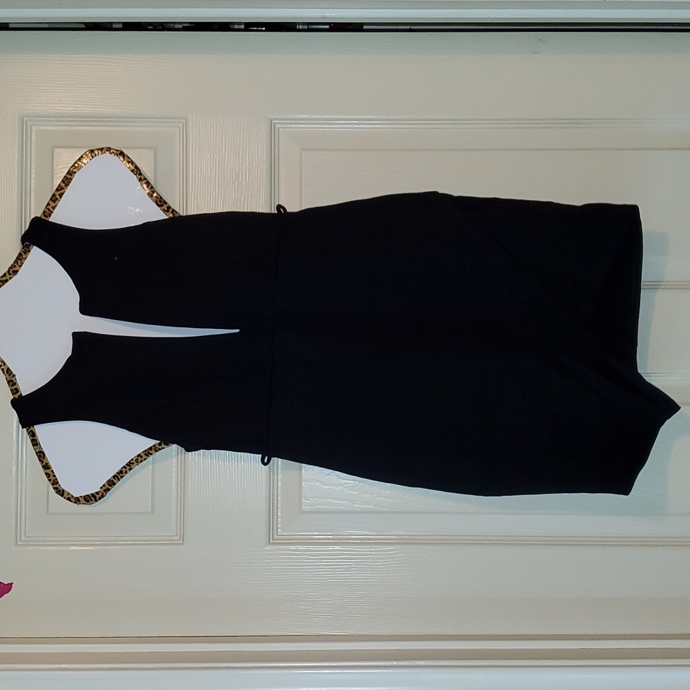 Chic Black Sleeveless Dress